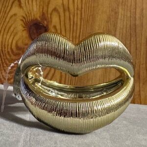 Beauty Collection Chunky Statement Lips Gold Tone, Plastic, Hinged Bracelet